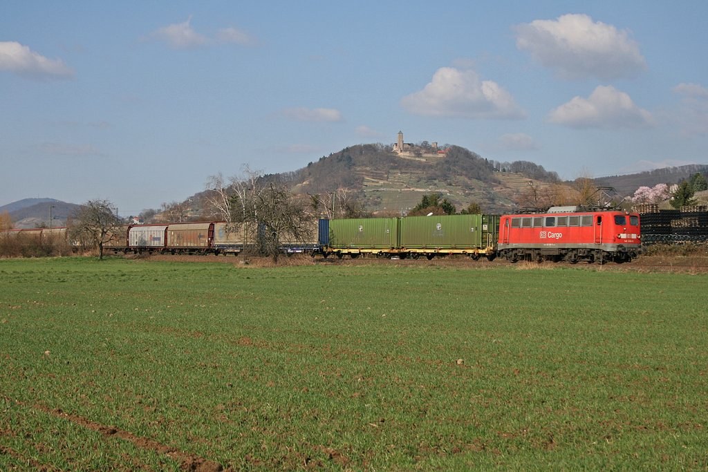 140 036-5 passiert mit dem Autoteilezug CSQ 49544 Eisenach-Stedtfeld - Grisen/E die Bergstrae bei Hepppenheim. 19.03.11