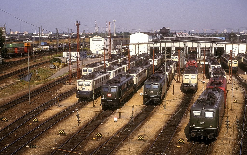 140 161  Mannheim Rbf  05.08.90     8 Jahre spter die Lok fast an der gleichen Stelle. 