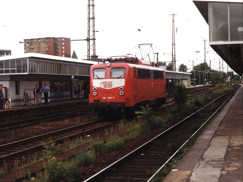 140 356-7 auf Oberhausen Hauptbahnhof am 14-08-1999. Bild und scan: Date Jan de Vries.