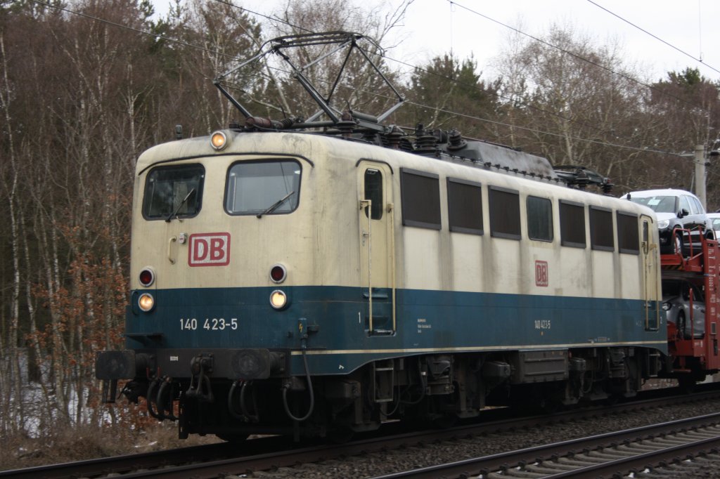 140 423 war am 08.03.2010 mit dem 62278 auf dem Weg von Fallersleben nach Emden als sie um 14:41 durch Gifhorn schlich.