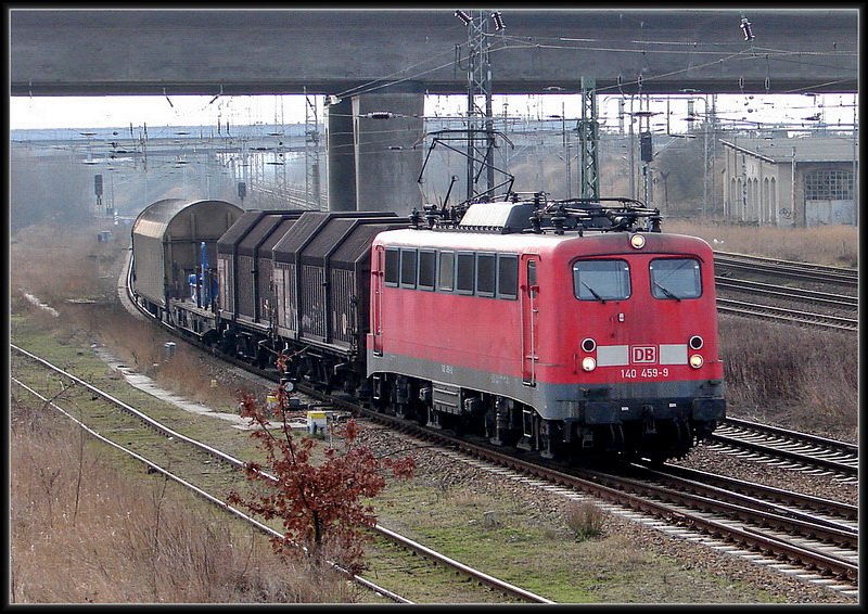 140 459-9 kommt mit -45501- aus Mukran. Stralsund am 17.02.07