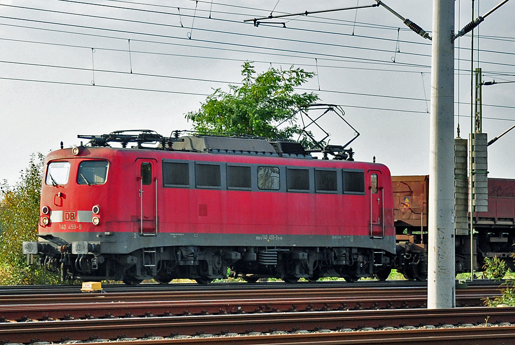 140 459-9 Lokportrait, bei Porz-Lind - 21.10.2011