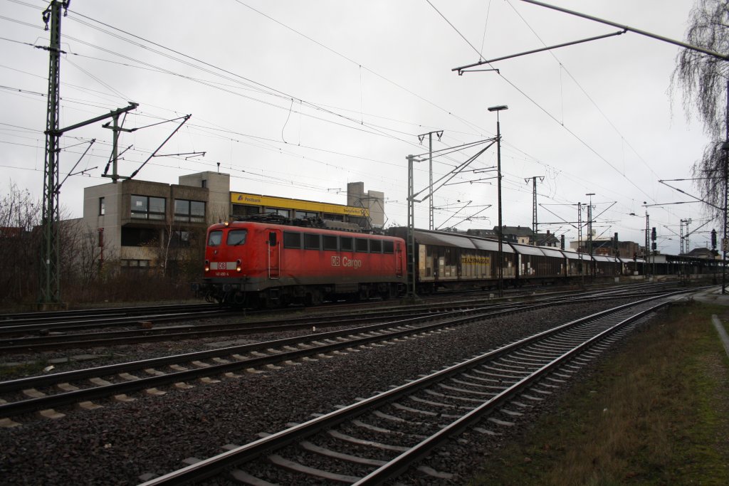140 490 mit einem Schiebewandwagenzug am 12.12.2009 in Lehrte