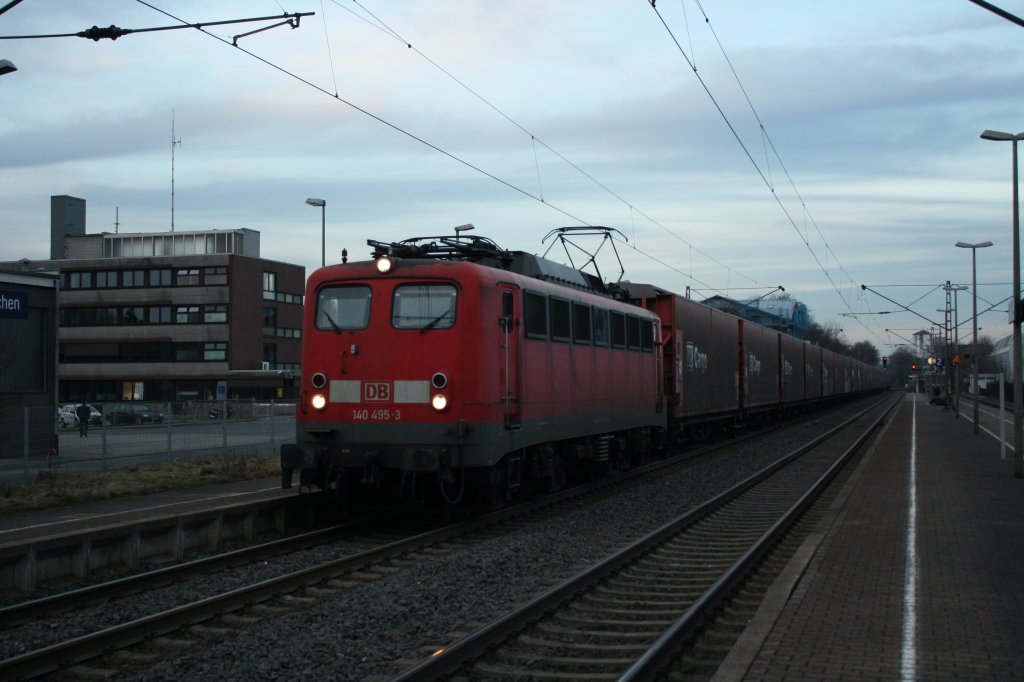 140 495 mit einem Autlogistikzug nach Aachen West am 09.02.11 in Geilenkirchen