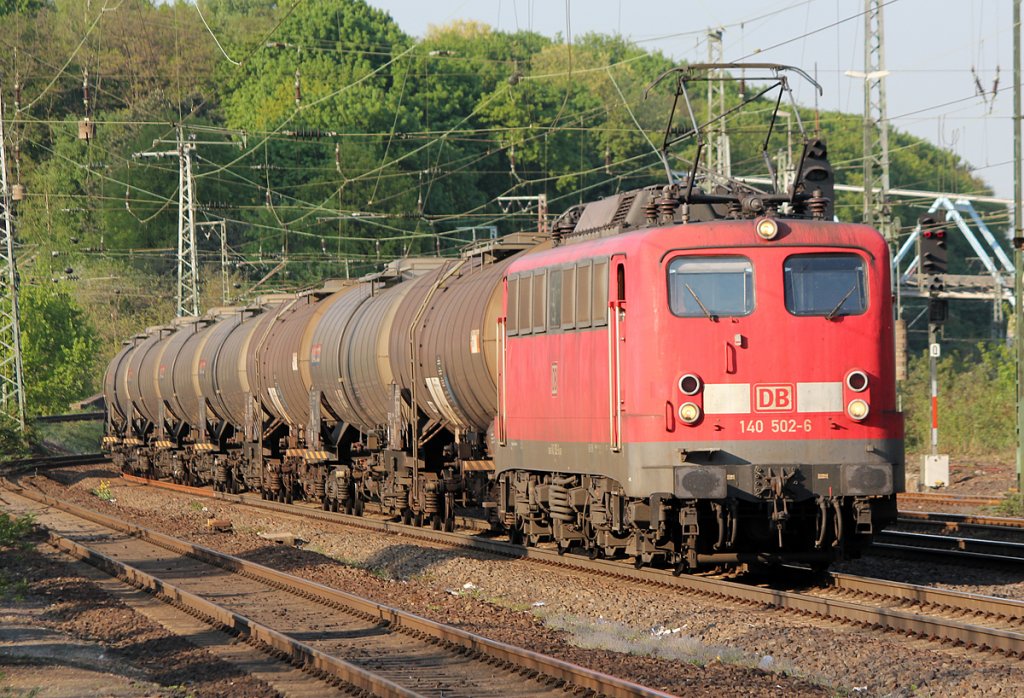 140 502-6 mit Kesselzug in Kln West am 19.04.2011
