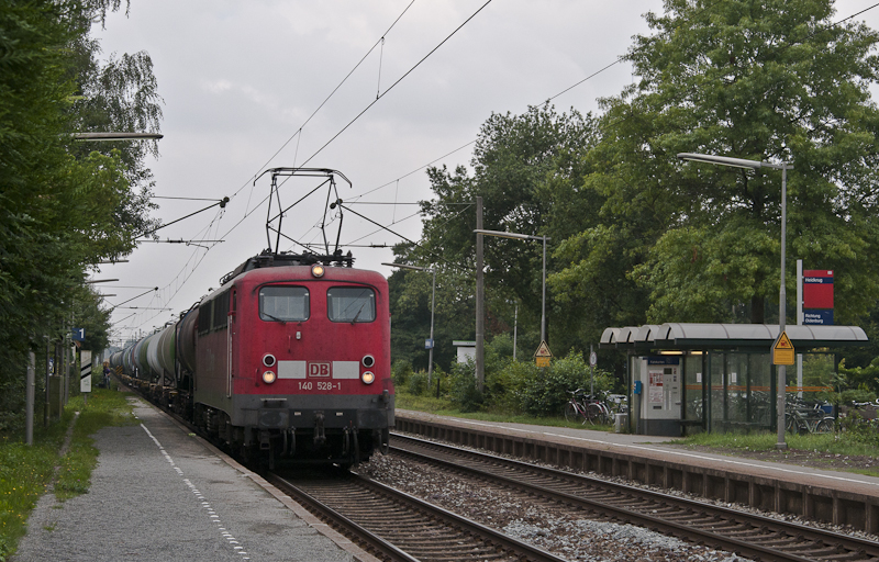 140 528-1 am 17. August 2010 mit  �ler  in Heidkrug.