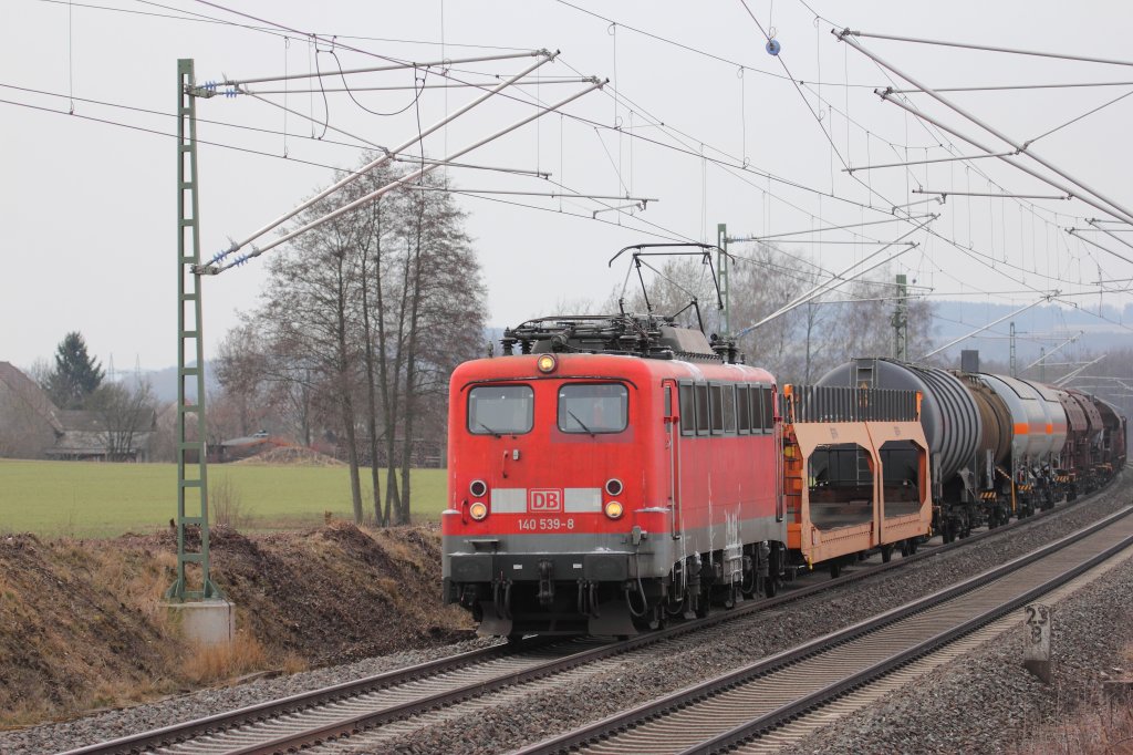 140 539-8 DB Schenker Rail bei Staffelstein am 26.03.2013.