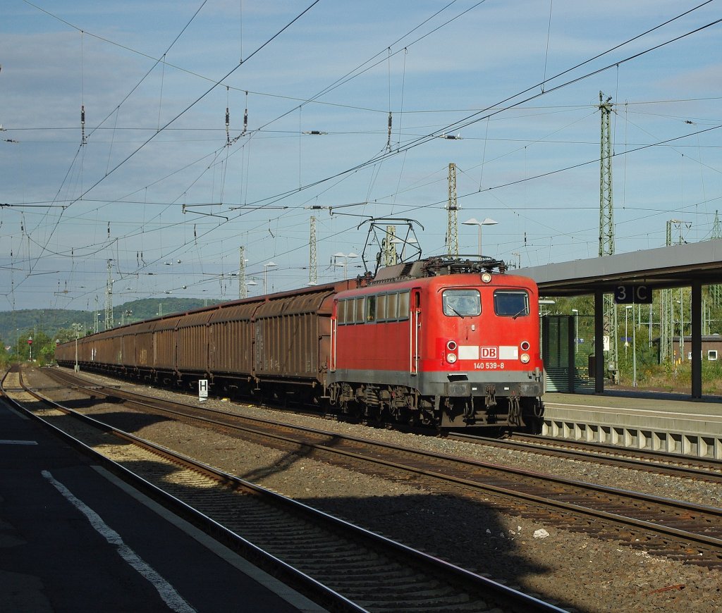 140 539-8 mit einem H-Wagen-Ganzzug in Fahrtrichtung Sden. Aufgenommen am 20.09.2010 in Eichenberg.