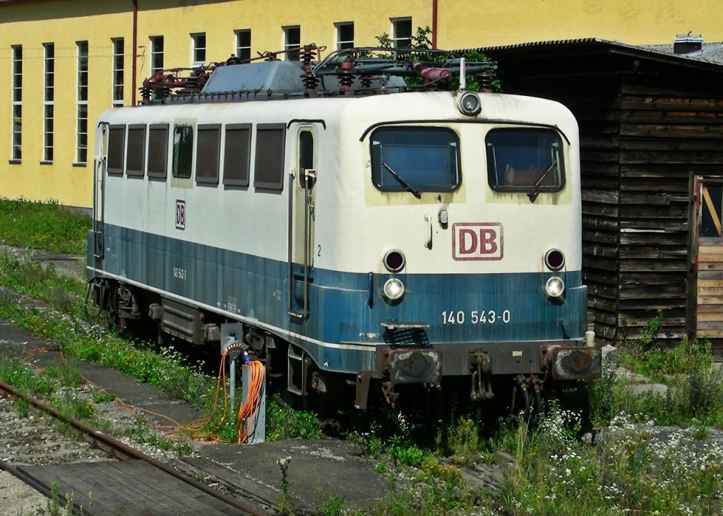 140 543 abgestellt in Augsburg am Museumslokschuppen am 21.08.2010
