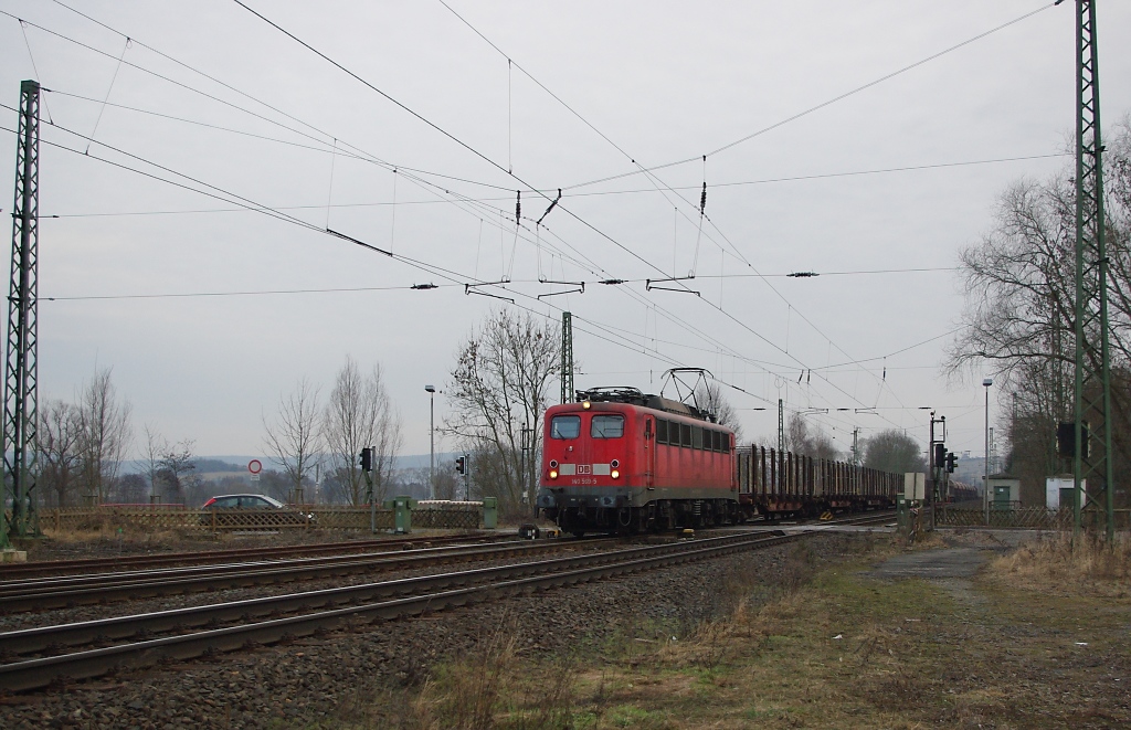 140 569-5 mit Gz in Richtung Norden. Aufgenommen am B Eltmannshausen/Oberhone am 23.02.2011.
