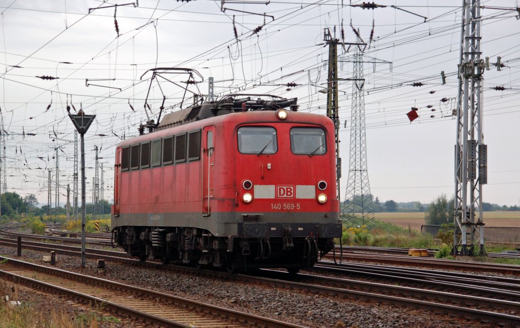 140 569 fhrt am 04.09.10 Lz aus Richtung Weienfels kommend durch Grokorbetha. 