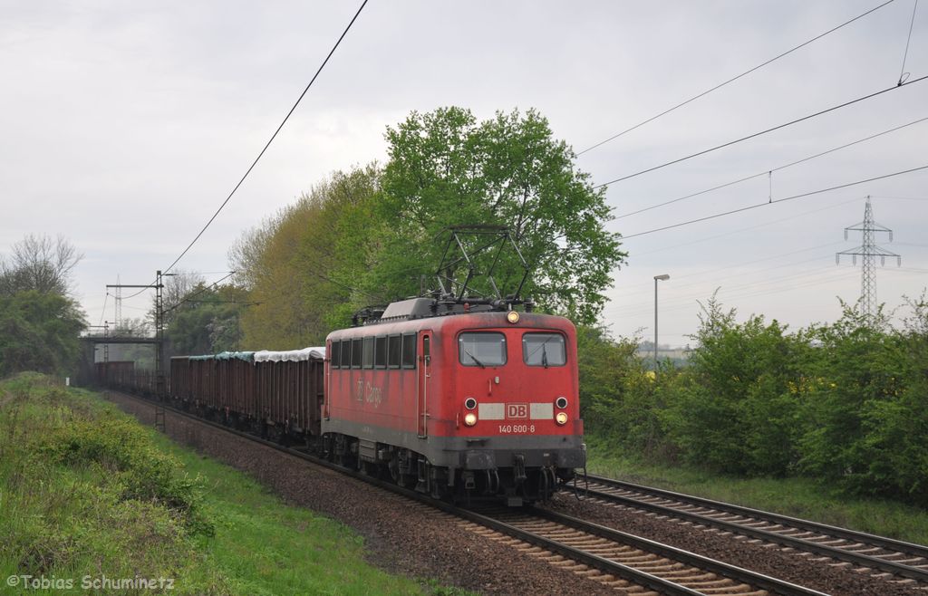 140 600 mit G�terzug am 30.04.2012 in Ahlten