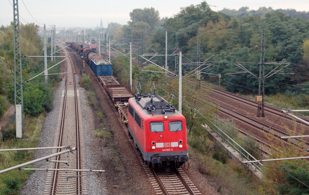 140 600 zieht am 03.10.10 einen gemischten Gz durch Holzweiig Richtung Leipzig.