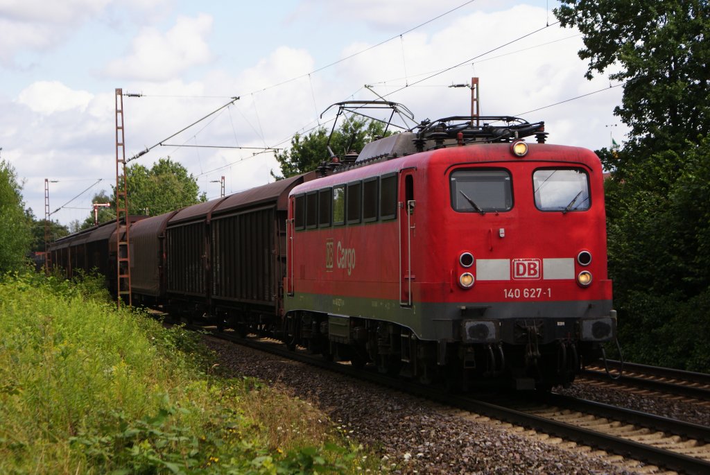 140 627-1 fuhr am 30.07.2010 mit einem gemischten Gterzug durch Hannover-Limmer