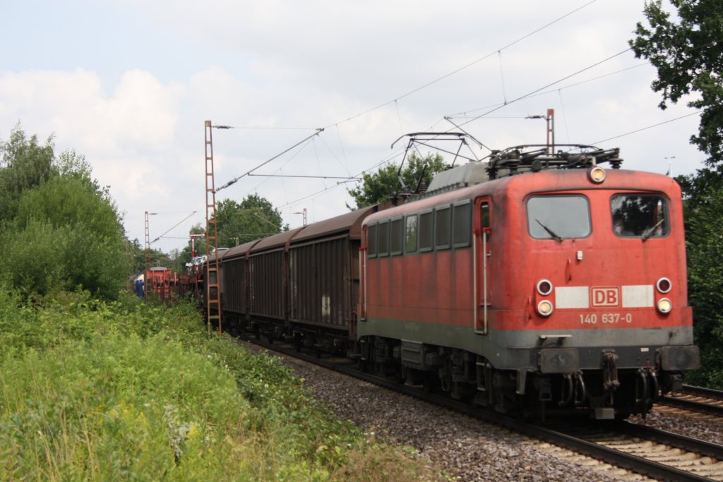 140 637 mit einem Gterzug in Hannover Limmer am 27.07.2010