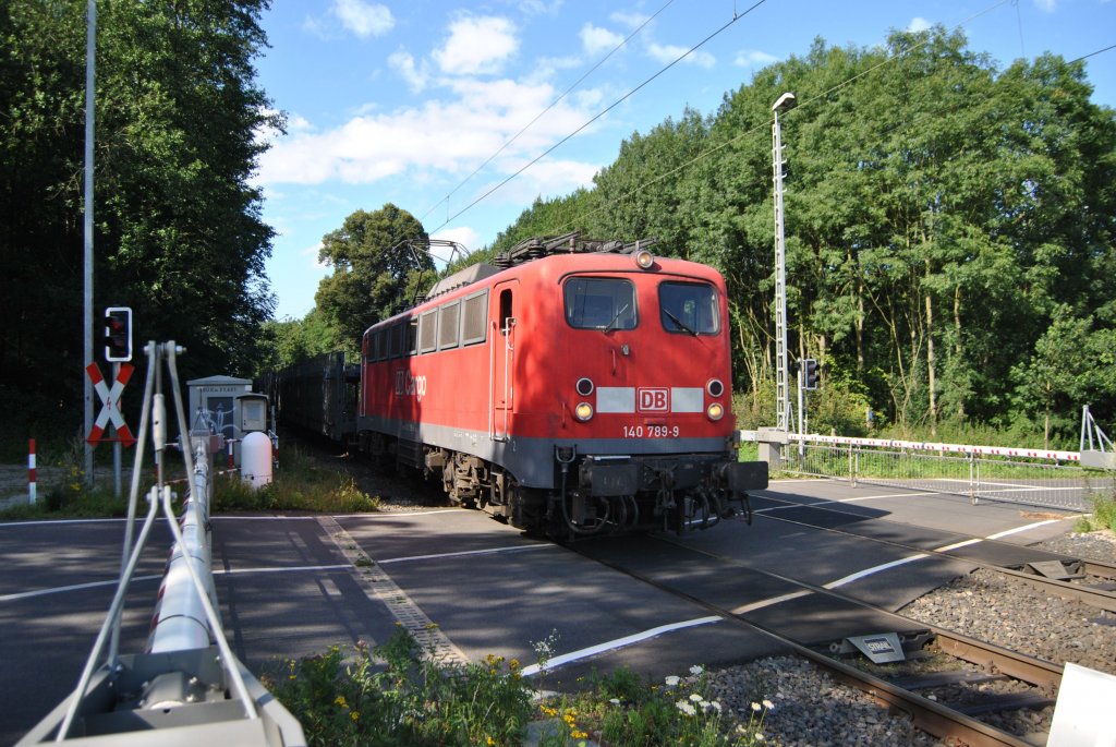 140 789-2 am 7.7.11 mit Autotransportwagen von GEFCO am B Rimburg, bach - Palenberg