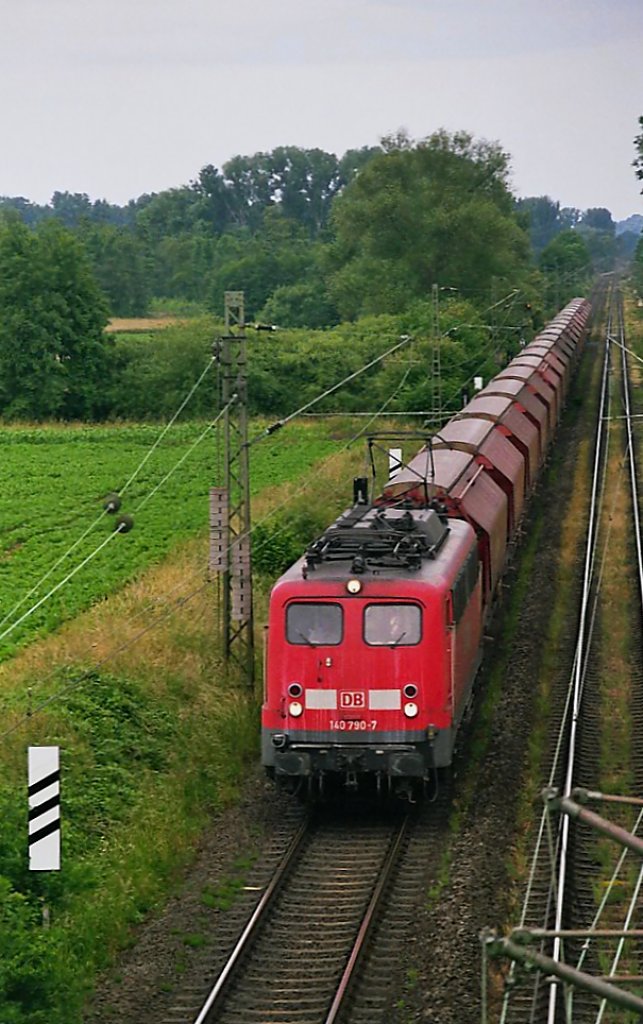 140 790-7 am 10.06.09 kurz vor dem Bahnhof Anrath in Fahrtrichtung Krefeld.