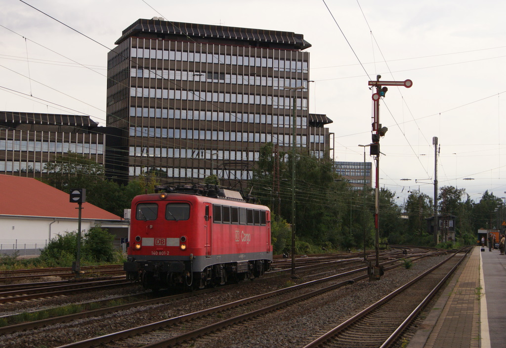 140 801-2 als Lz in Dsseldorf-Rath am 26.08.2011