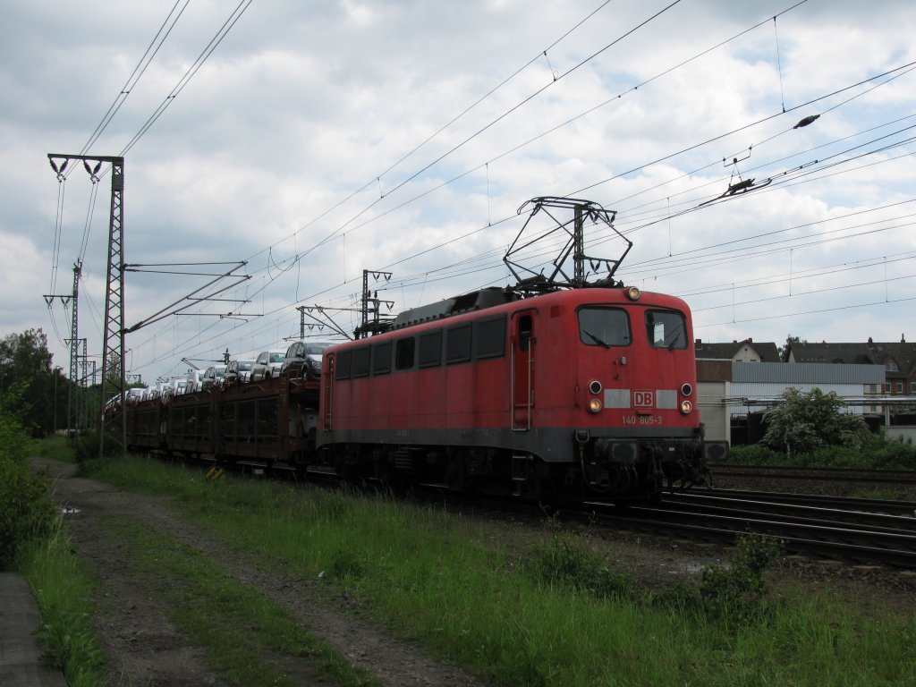 140 805-3 zieht am 25.05.'10 einen Auto Ganzzug durch die Lehrter Westgruppe