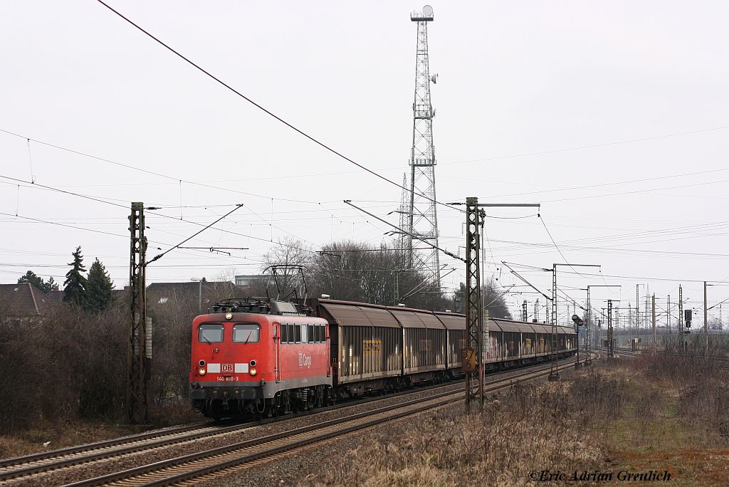140 810 mit einem G�terzug am 19.2.11 in Ahlten