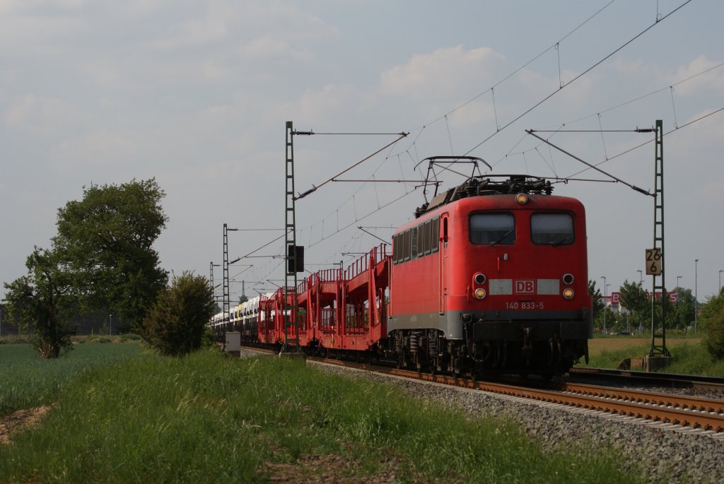 140 833-5 mit einem Sprinterzug in Neuss-Allerheiligen am 11.05.2011