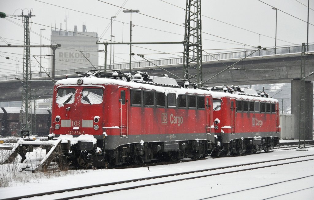 140 834 u.140 810 am 13.2.10 in Plochingen abgestellt und warten auf die nchste Leistung