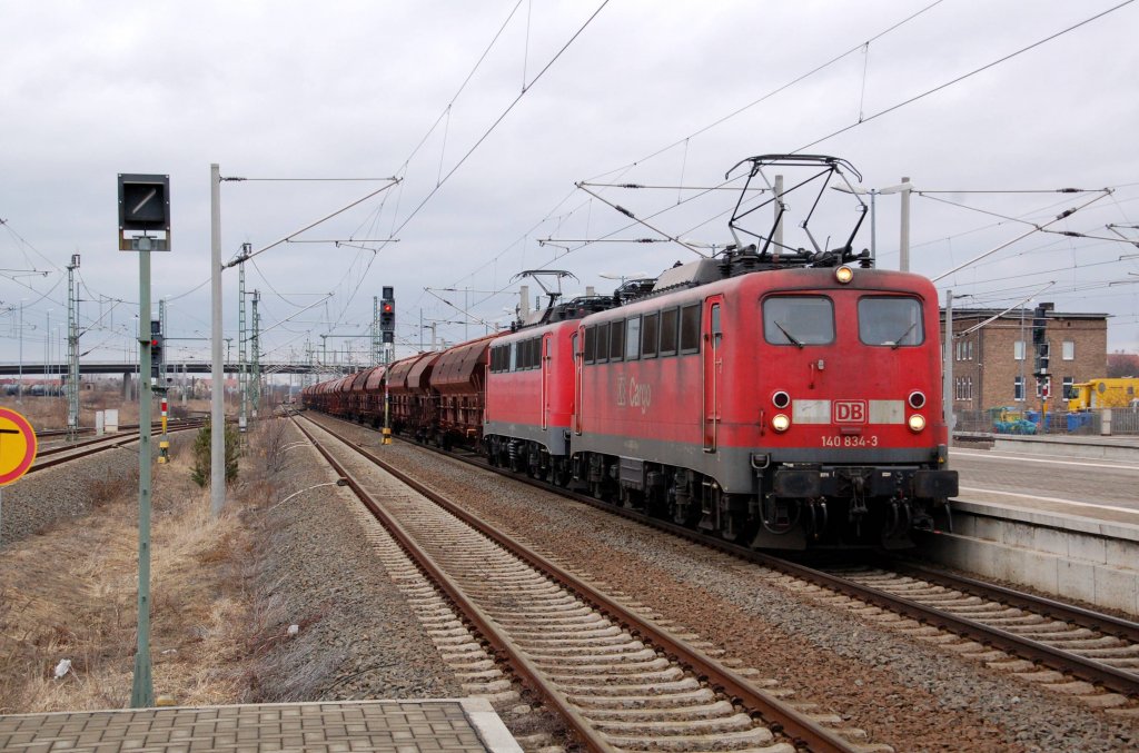 140 834 und eine weitere 140 ziehen am 14.03.10 einen Gz durch Bitterfeld Richtung Leipzig oder Halle.