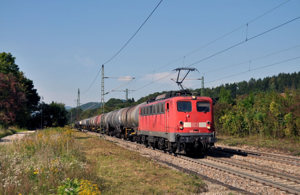 140 837 mit Kesselwagen Richtung Ulm in Gingen am 23.9.2010