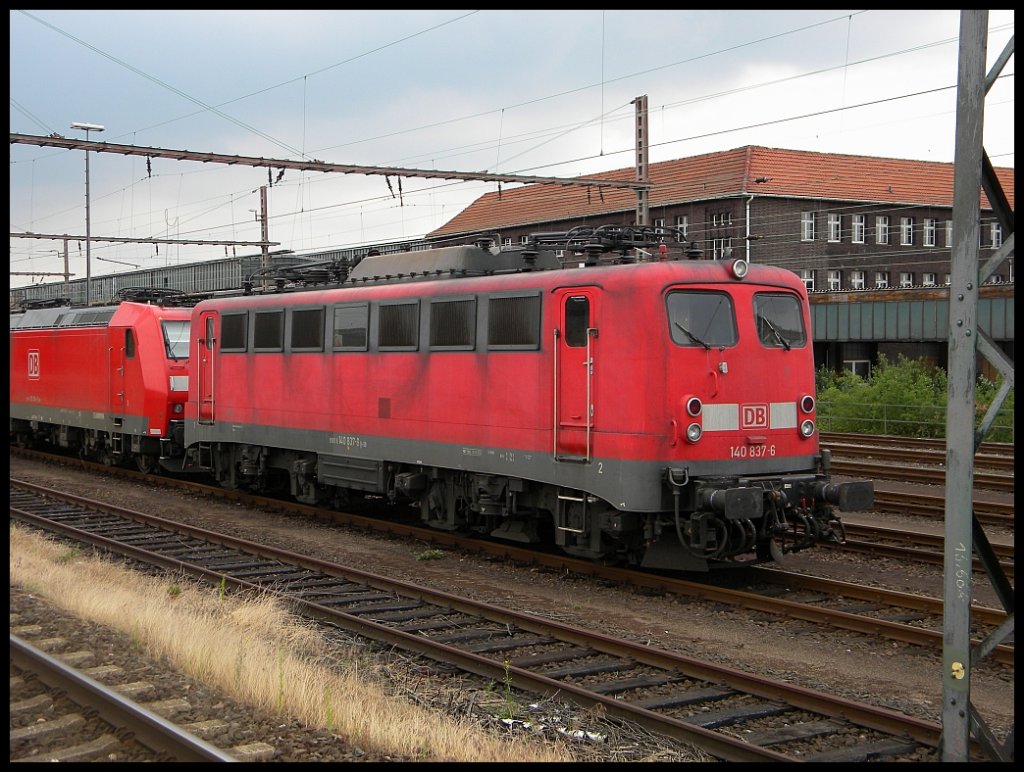 140 837 steht mit anderen Loks in Wanne Eickel Hbf, 05.07.2010
