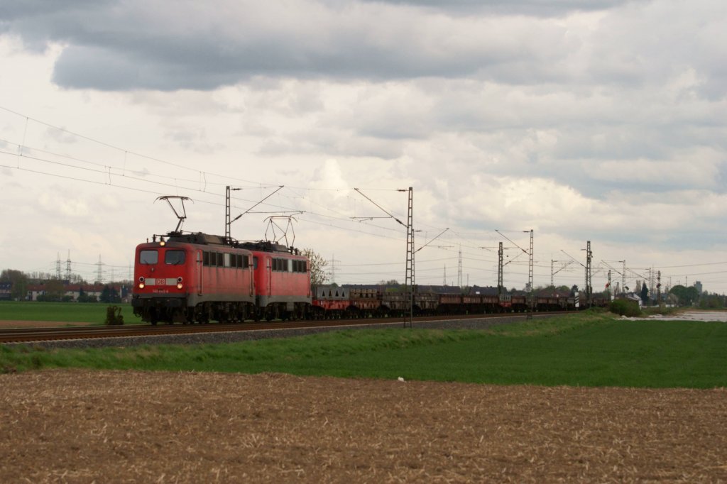 140 843-4 + 140 791-5 zogen den leeren Andernacher durch Neuss-Allerheiligen am 19.04.2012