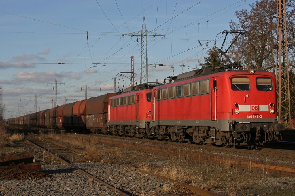 140 848 und 140 799 fahren am 20.1.10 durch Ratingen-Lintorf