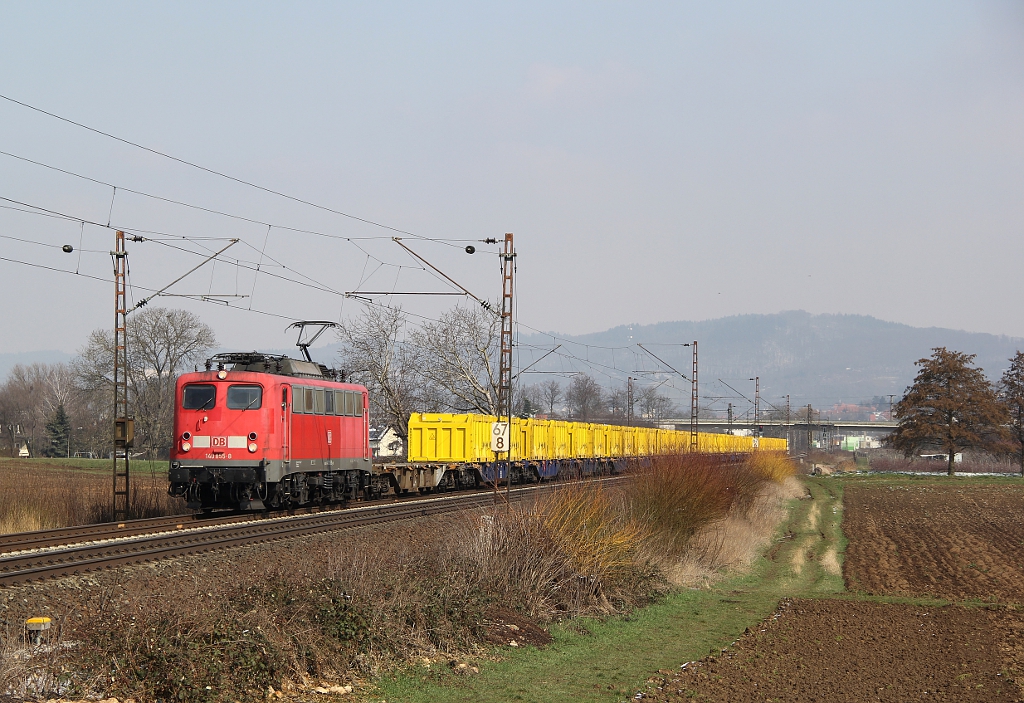 140 855-8 ist ist einem G�terzug am 14.03.2013 in L�tzelsachsen