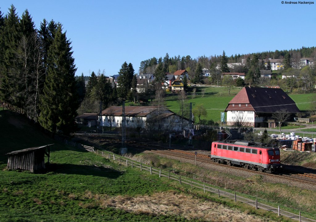 140 858-2 als Tfzf (Offenburg Gbf (?)-Villingen(Schwarzw)) bei St.Georgen 8.4.11