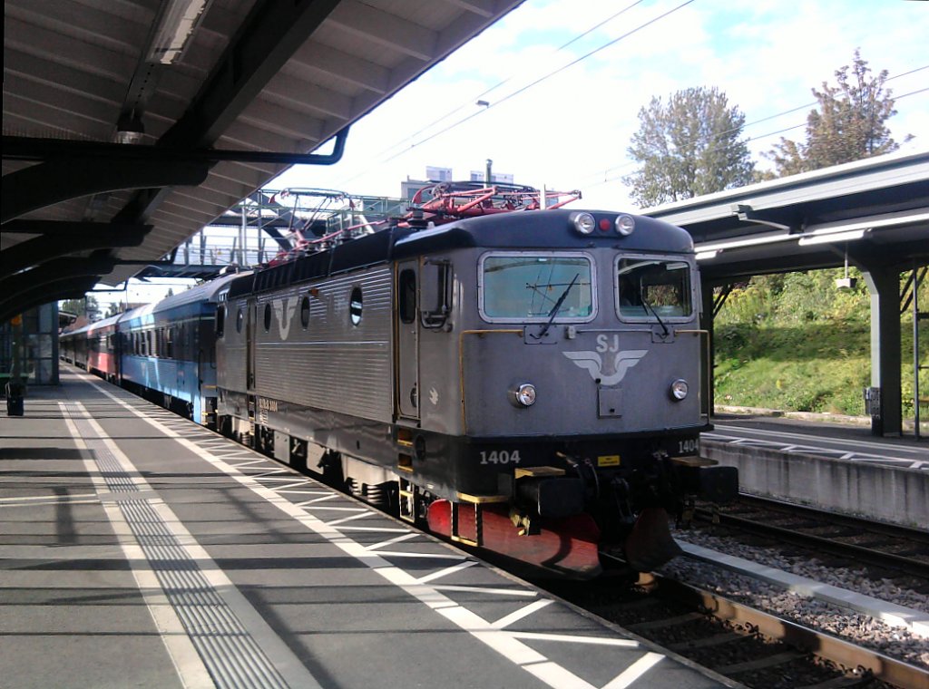 1404 mit dem IC nach Stockholm  am 06.09.2010 in Lund Central