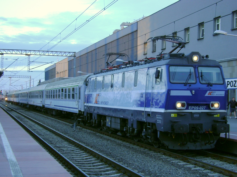 14.07.2012 Poznan Glowny, EP09-027 mit TLK 71102  Goplana  Poznan Glowny - Warszawa Wschodnia.