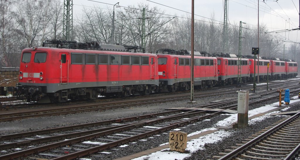 140er Lokzug abgestellt in Bebra. Aufgenommen am 30.12.2009