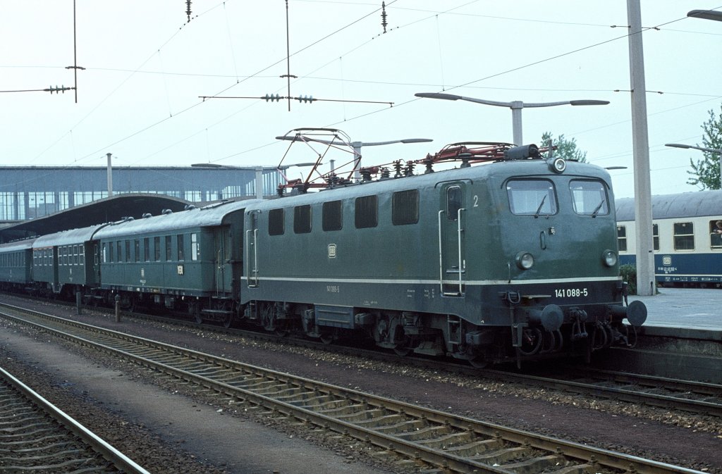 141 088  Heidelberg Hbf  04.05.80
