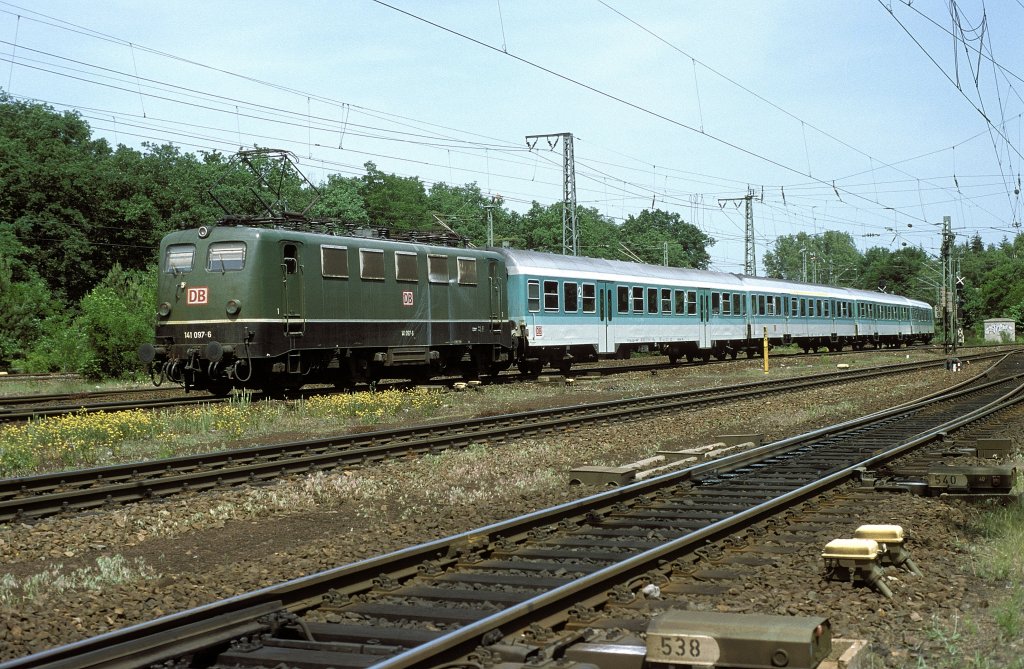 141 097  Ffm - Sportfeld  05.06.98
