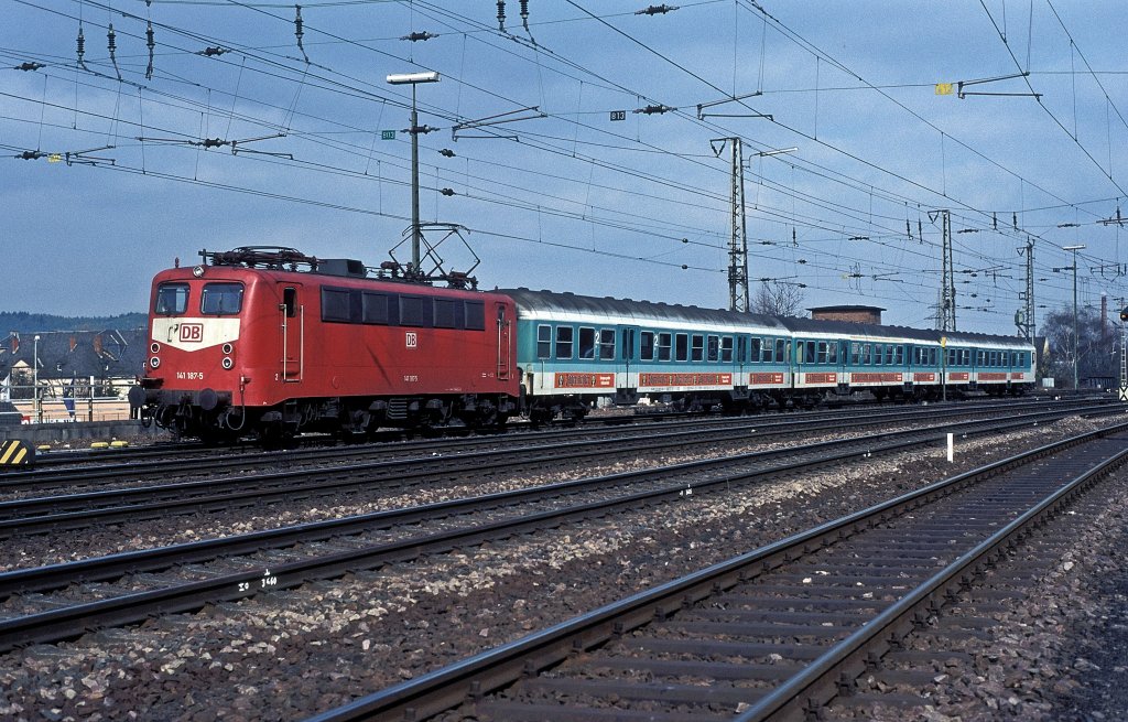 141 187  Trier Hbf  03.03.96