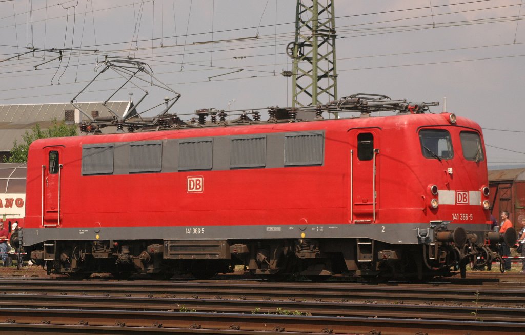 141 366 am 21.5.11 bei der Lokparade in Koblenz-L�tzel