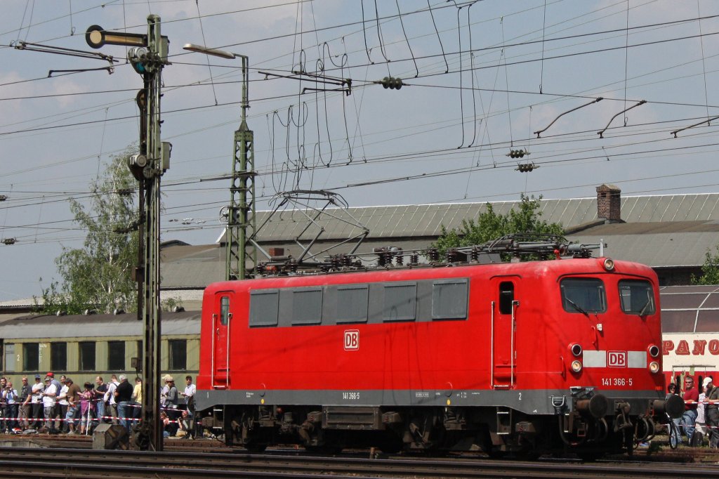 141 366 am 21.5.11 bei der Lokparade in Koblenz-L�tzel.
