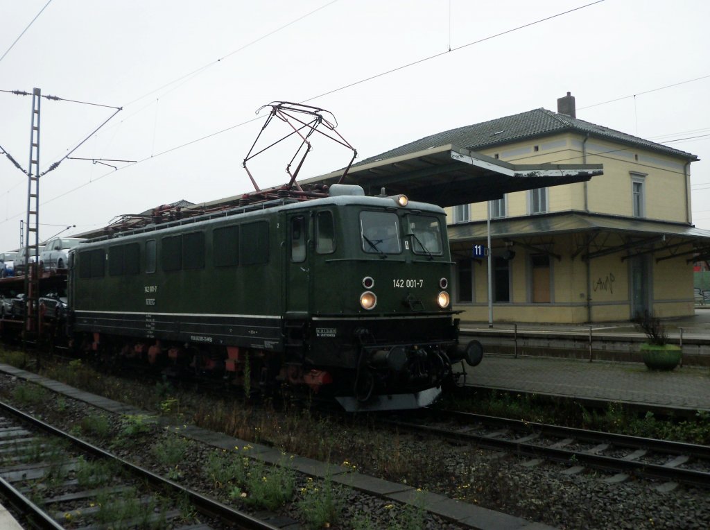 142 001-7, lsst mal wieder in Lehrte blicken am 26.09.10.