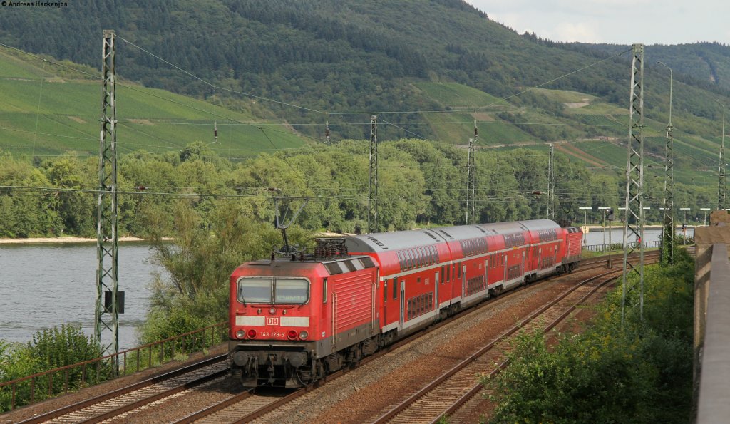 143 *** und 129-5 mit dem RE 4293 (Koblenz Hbf-Frankfurt(Main)Hbf) bei Niederheimbach 3.8.12