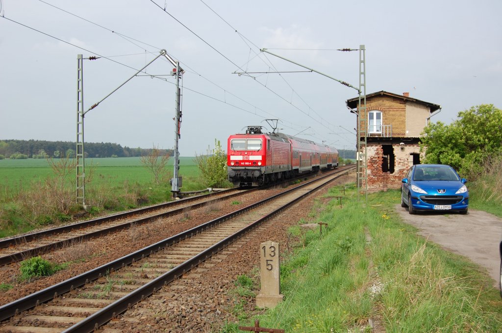 143 002 am 01.05.2010 mit RB bei der berleitstelle Neeken