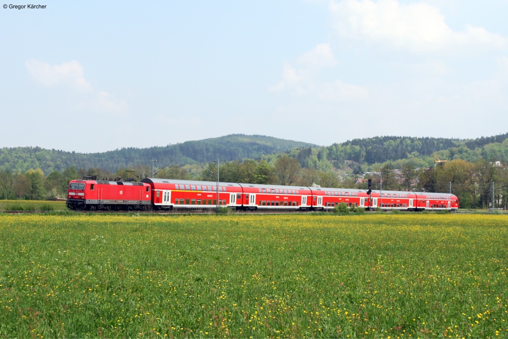 143 012 mit dem RE 19448 (Aalen-Suttgart) kurz vor Urbach. Aufgenommen am 05.05.2013.