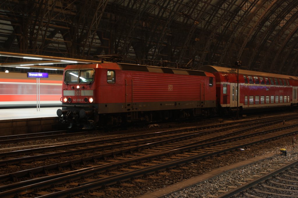 143 090-9 in Bremen Hbf Gleis 5 am 20.11.2010