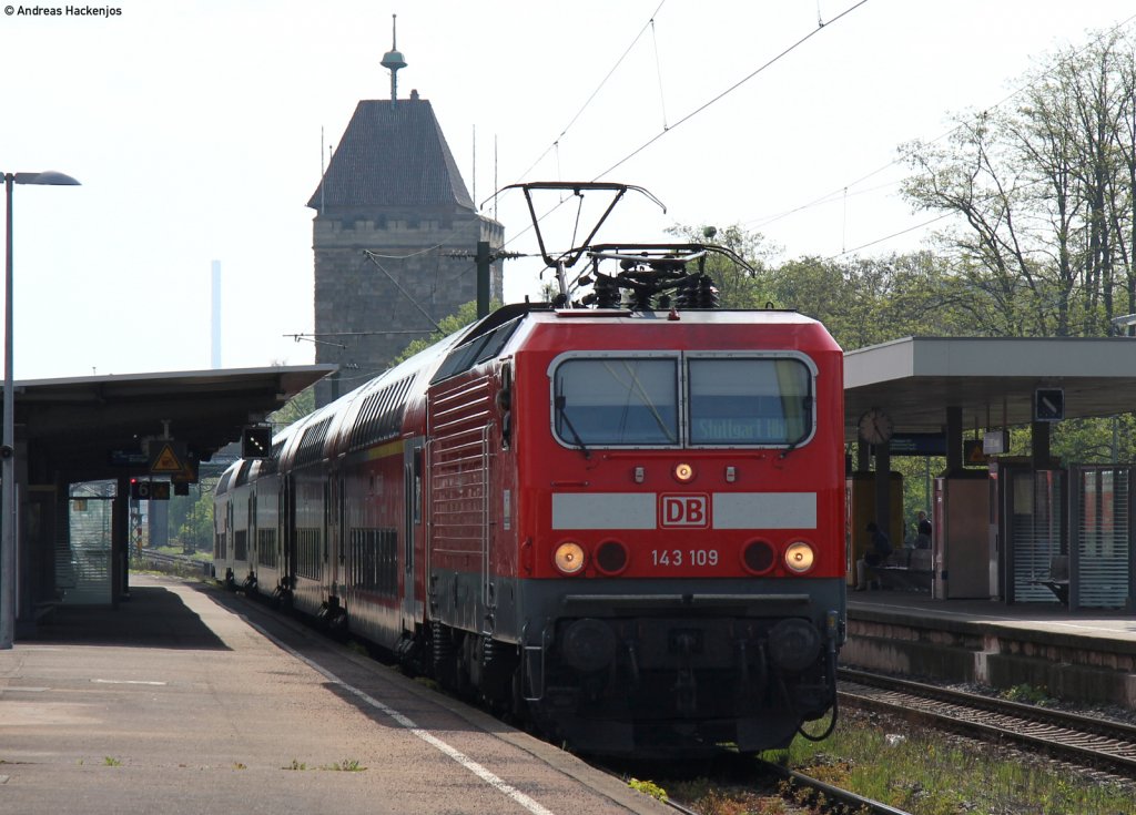 143 109-7 mit dem RE 22026 (Tbingen Hbf-Stuttgart Hbf) in Esslingen (Neckar) 17.4.11