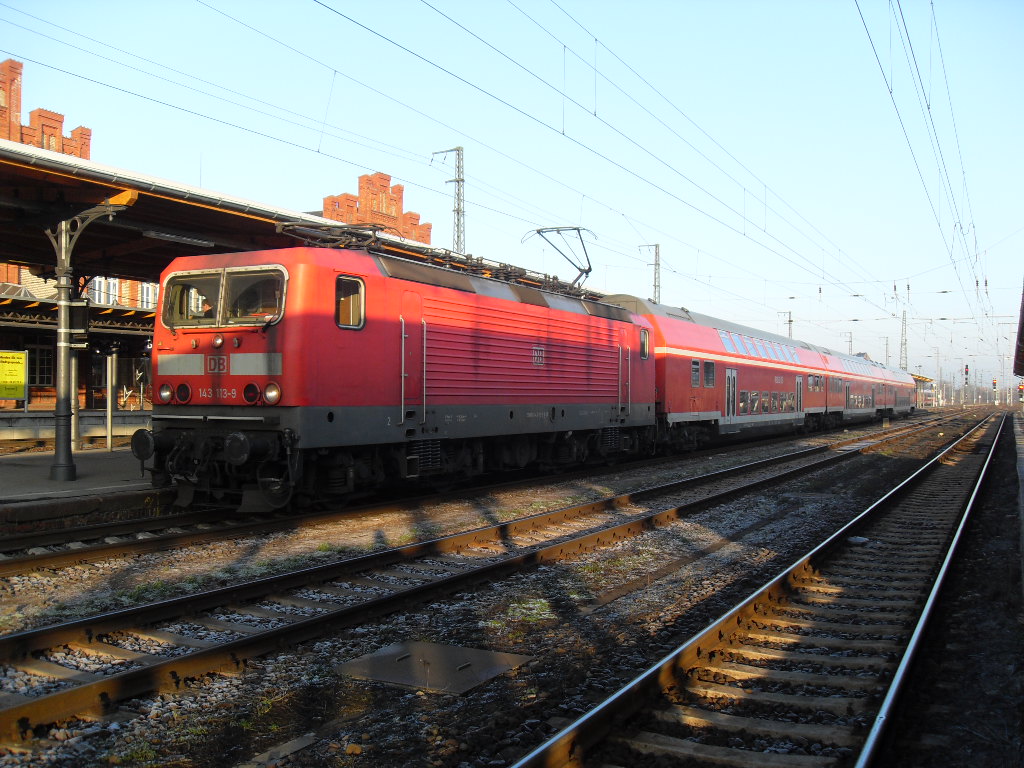 143 113 mit einem RE am 29.01.2011 in Stendal.