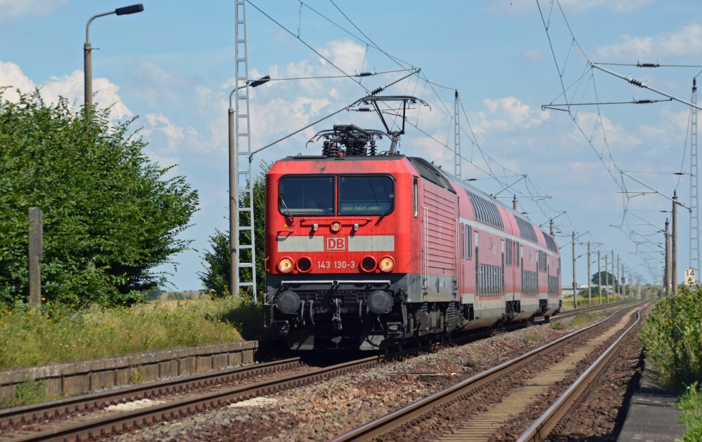 143 130 zog am 04.08.12 eine RB von Bitterfeld kommend durch Landsberg Sd zum Hbf Halle(S).