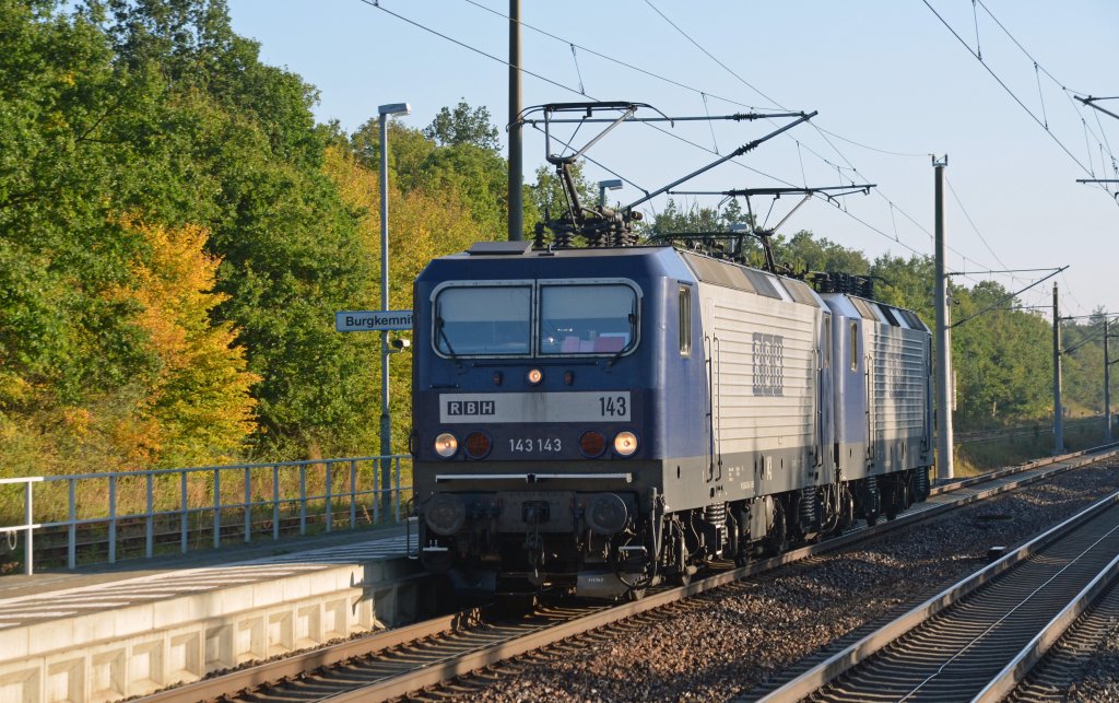143 143 fuhr am 20.07.12 zusammen mit 143 638 durch Burgkemnitz Richtung Bitterfeld.